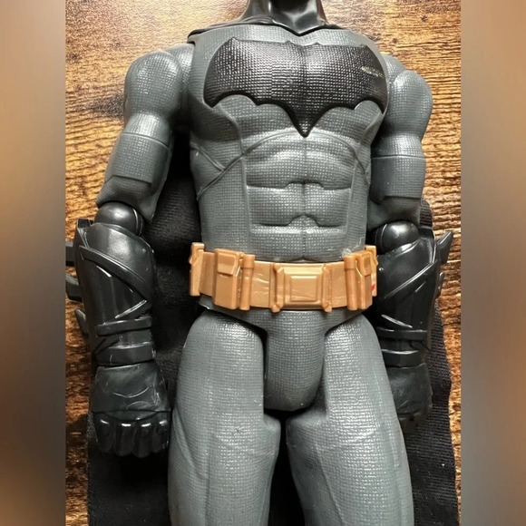 2016 DC Comics by Mattel | Multiverse Justice League Batman action figure​ - Picture 3 of 10